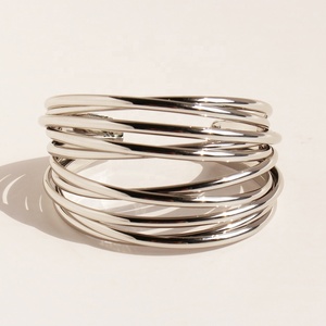 Líneas multicapa exageradas, pulsera cruzada abierta ancha, patrón de onda femenina, joyería de muñeca personalizada - Product Image 4