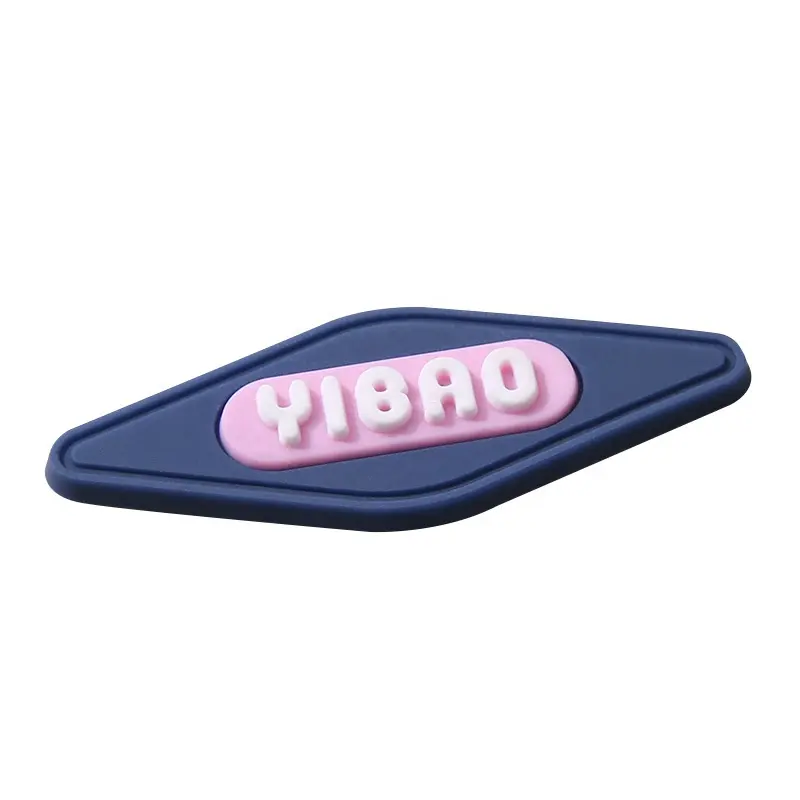 Parches de bandera de lujo de PVC 3D de silicona de diseñador personalizado logotipo de marca de goma con respaldo de gancho y bucle