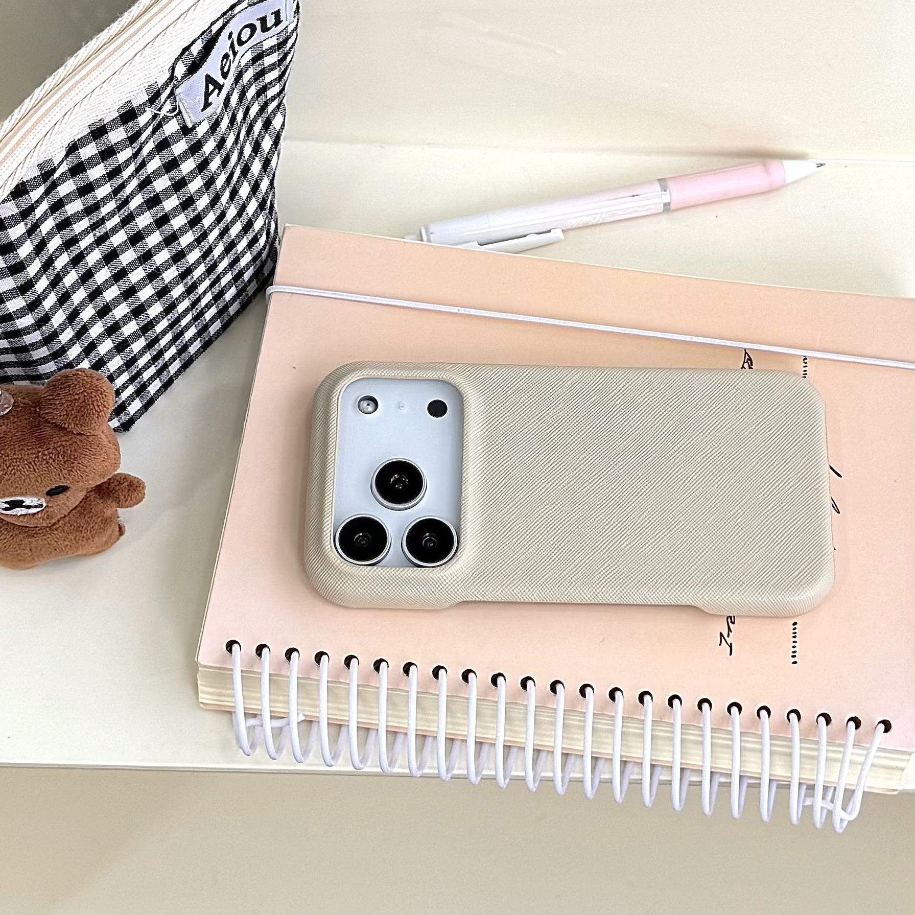 สีกากีอ่อน