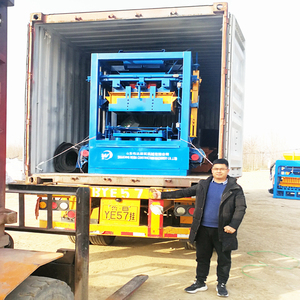 Máquina de fabricación de cemento de bloque hueco automático, máquina de fabricación de cemento de ladrillo móvil con motor diésel de seis orificios a la venta - Product Image 3