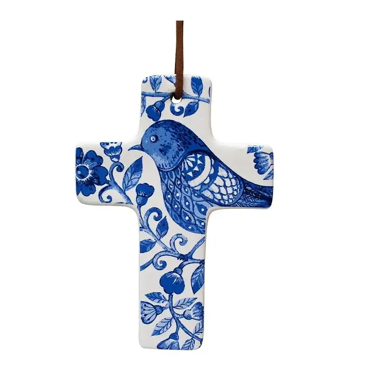 OEM venda quente cerâmica azul cruz personalizado pendurado cruz decoração de casa porcelana ornamentos