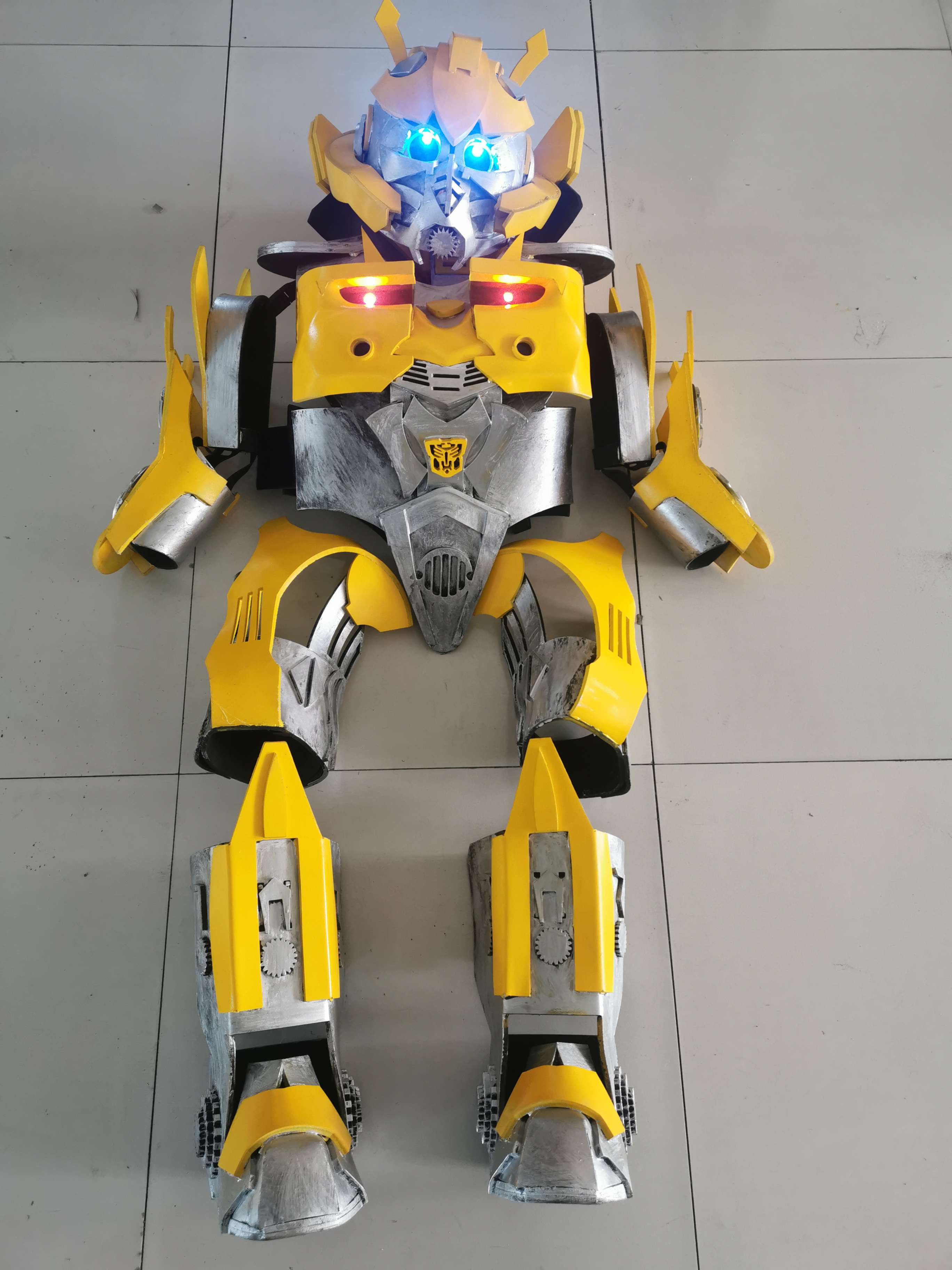 Jaune