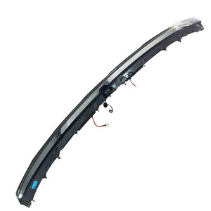 ชิ้นส่วนรถยนต์ใหม่ไฟท้ายรถ L8เลนส์ใสและไฟสีเหลืองแรงดันไฟฟ้า12V - Product Image 3