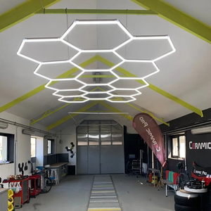 Auto Design LED luce esagonale per garage e officine 6500K corpo in alluminio bianco freddo <span class=keywords><strong>AC</strong></span> alimentato per alberghi e uffici