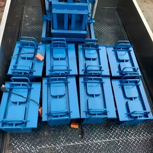 آلة صنع الطوب المجوف اليدوية المحمولة الصغيرة المتنقلة دون حرق مربع العفن المدرجة - Product Image 2