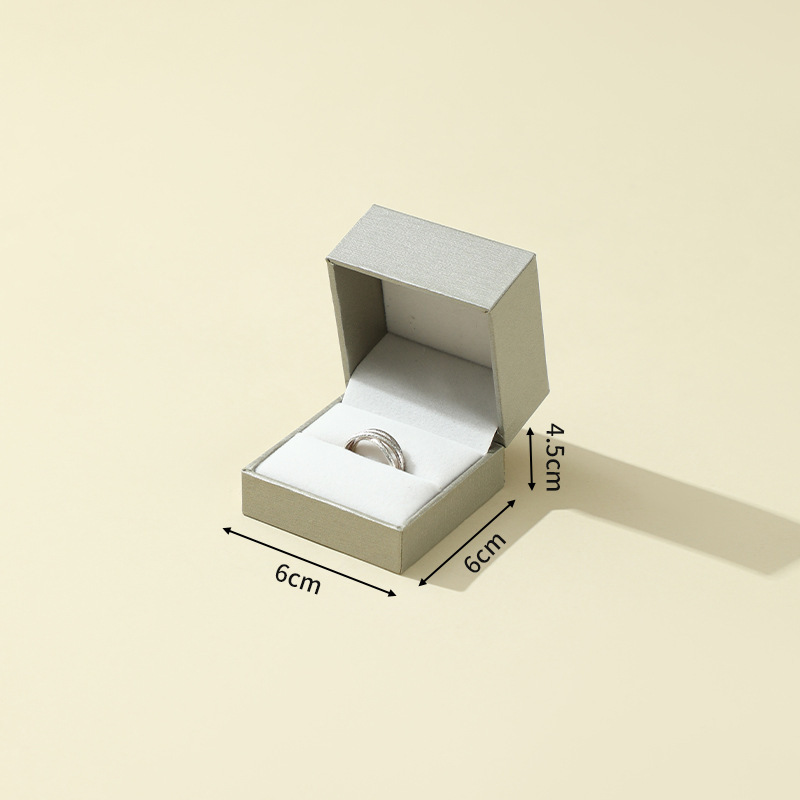 Silver inner-white ring box-tree grain pattern