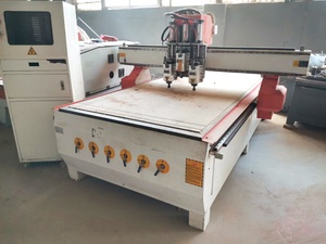 Usada de segunda mano 3 ejes neumático 3 cabezas ATC husillo Cnc enrutador 1325 importación Servomotor - Product Image 2
