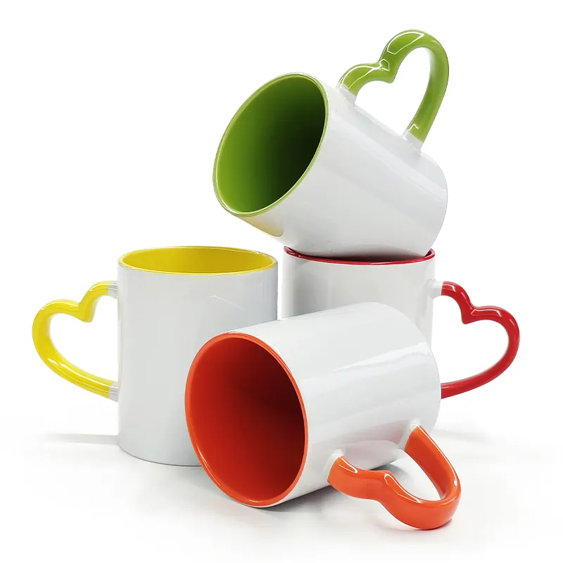 2023 Neues Design 11oz Beschichtungen Tassen Sublimation Innen becher Keramik Kaffeetasse mit Herz griff