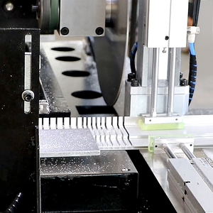 Máquina de caja de luz CNC con corte automático para perfiles de aluminio - Product Image 3