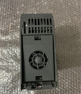 Unidad de frecuencia variable 6SL3210-1KE18-8AF1 VFD Nueva condición para programación PLC y entrada analógica de control industrial - Product Image 2