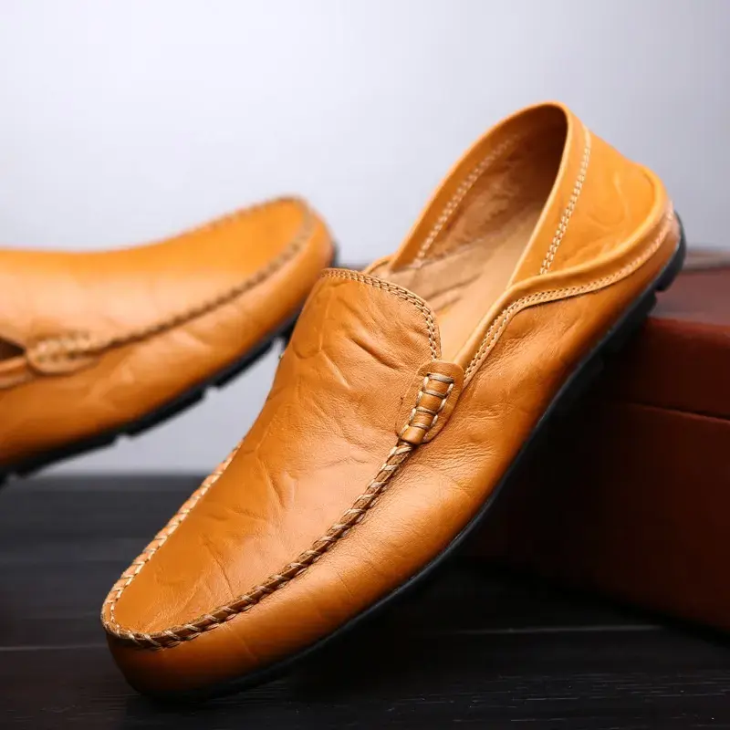 पुरुषों के आरामदायक चमड़े के जूते नए ग्रीष्मकालीन ट्रेंडी जूते पुरुषों के आकस्मिक जूते