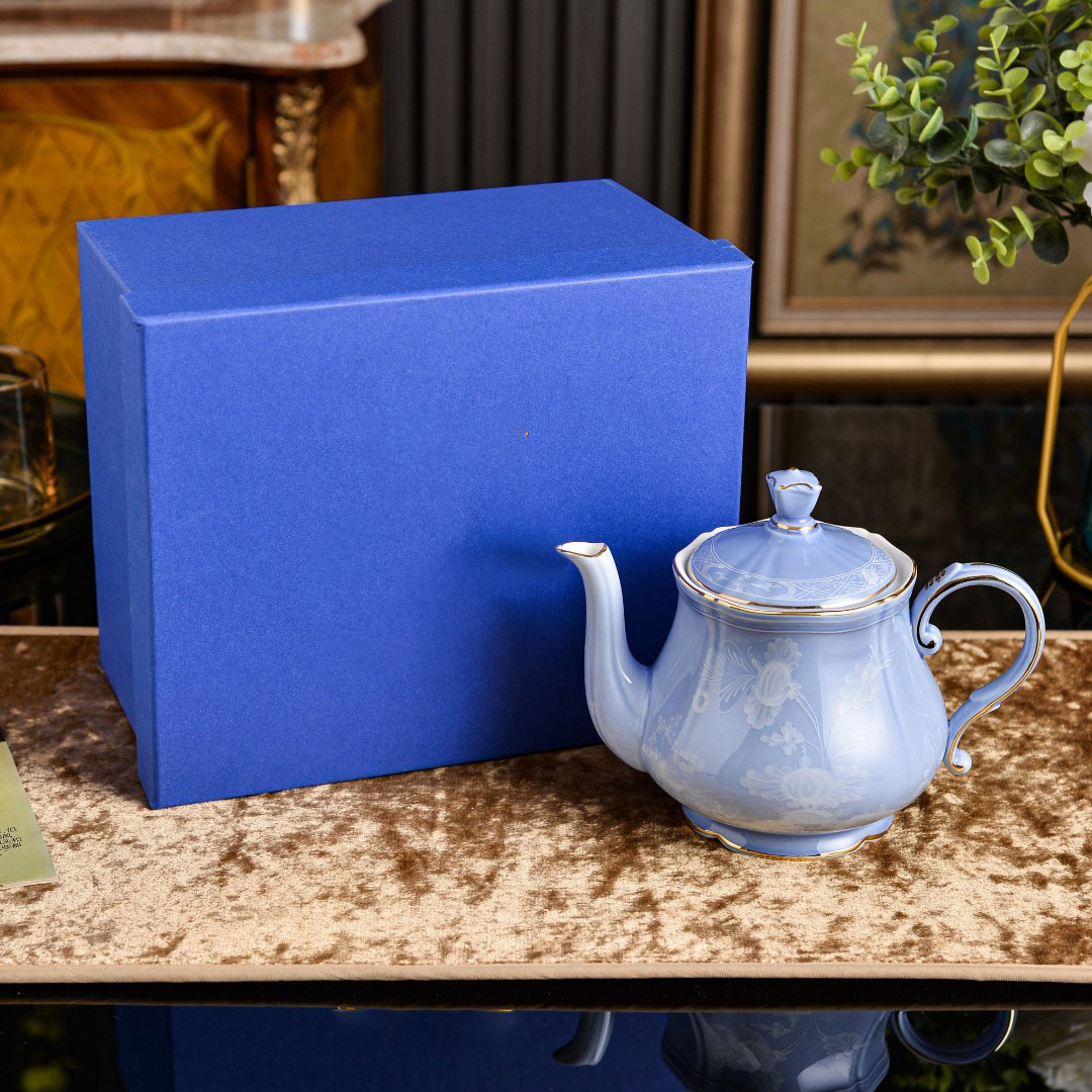 Blue tea pot