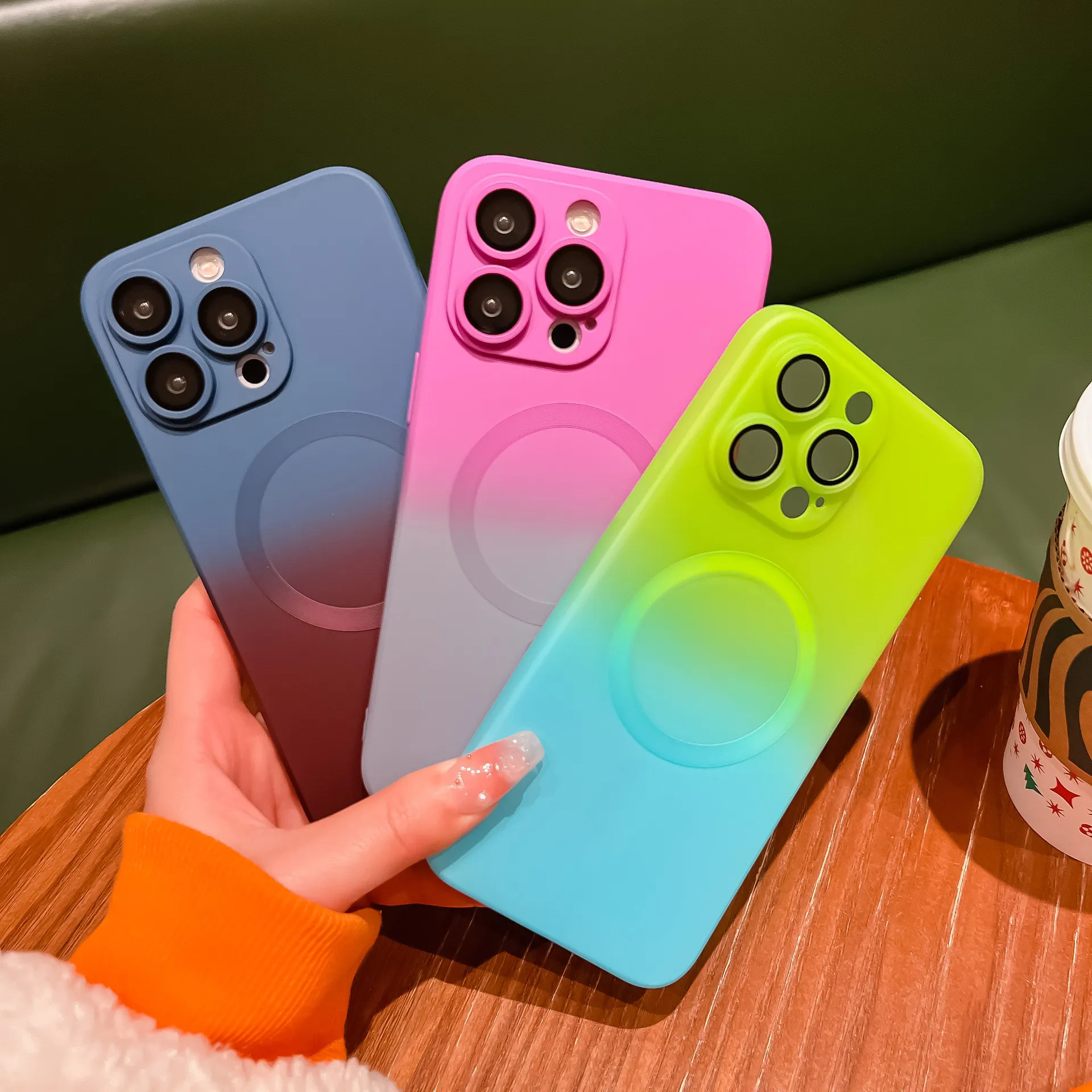 Градиентный цветной чехол для смартфона с магнитным покрытием для iPhone 16, 15, 14, 13, 12 Pro, максимальная Беспроводная зарядка, ТПУ, цветной Роскошный чехол для телефона
