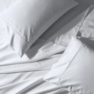 大号现代白色100% 棉床单套装透气4件，包括<span class=keywords><strong>1</strong></span>张床单<span class=keywords><strong>1</strong></span>张合身床单2张枕套