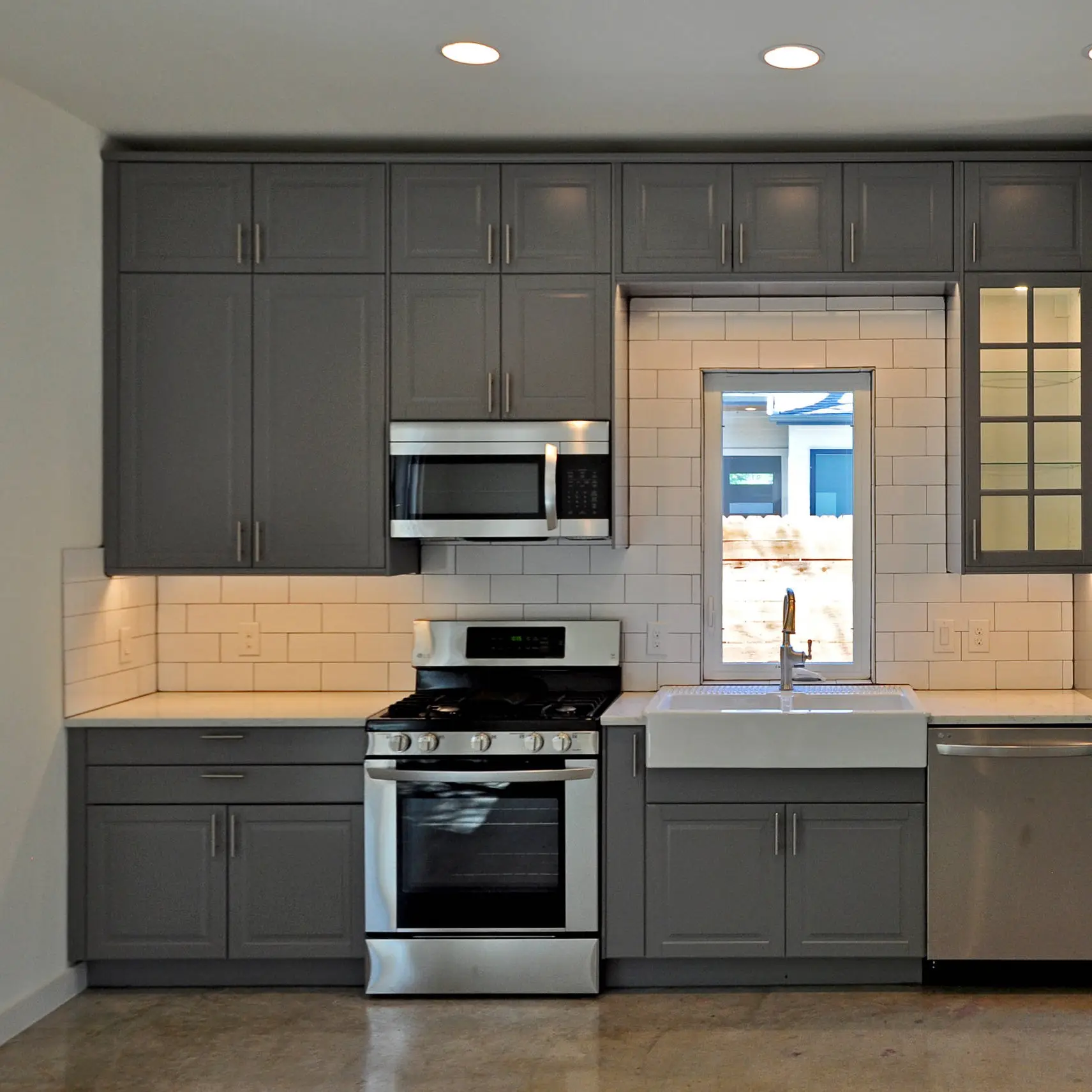 Cozinha americana de luxo projetada por madeira sólida de alta qualidade armário de cozinha