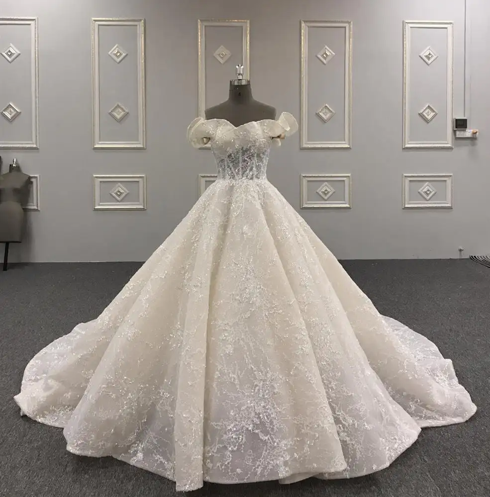 2022 nuovo disegno fuori dalla spalla A-line abiti da sposa abito