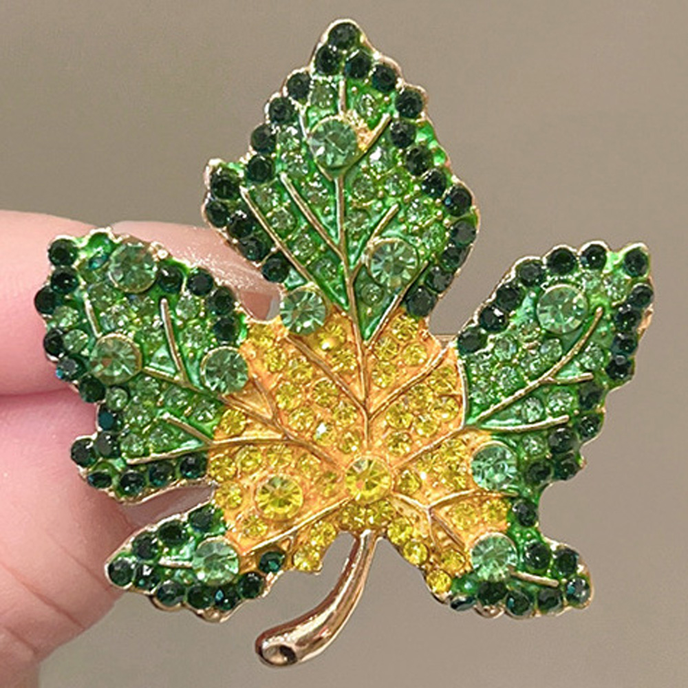 005 Yellow Green Maple Leaf 4.6 * 4.4cm/8.9g