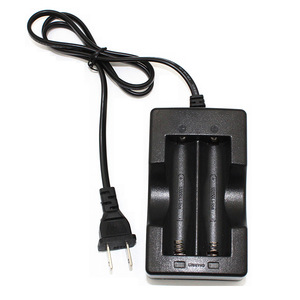 Ince evrensel 4.2V 1000mA * <span class=keywords><strong>2</strong></span> <span class=keywords><strong>2</strong></span> yuvası 18650 20700 21700 32700 lityum iyon şarj edilebilir <span class=keywords><strong>2</strong></span> yuvaları taşınabilir USB pil şarj cihazı