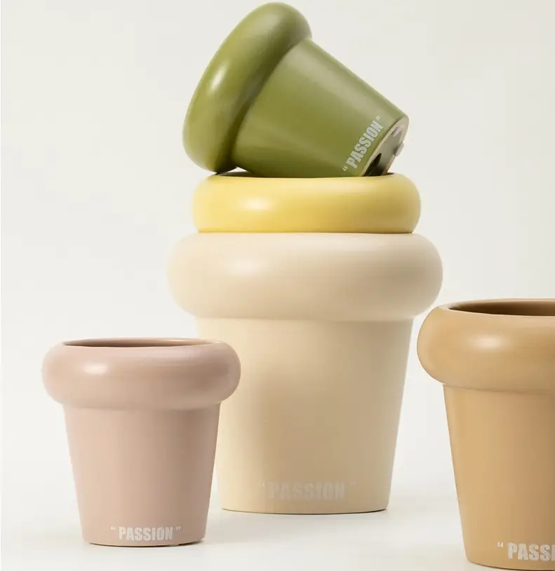 Nuovo arrivo nordico minimalista carino Mini vaso con foro dopamina vaso di fiori colorato per la decorazione del giardino di casa