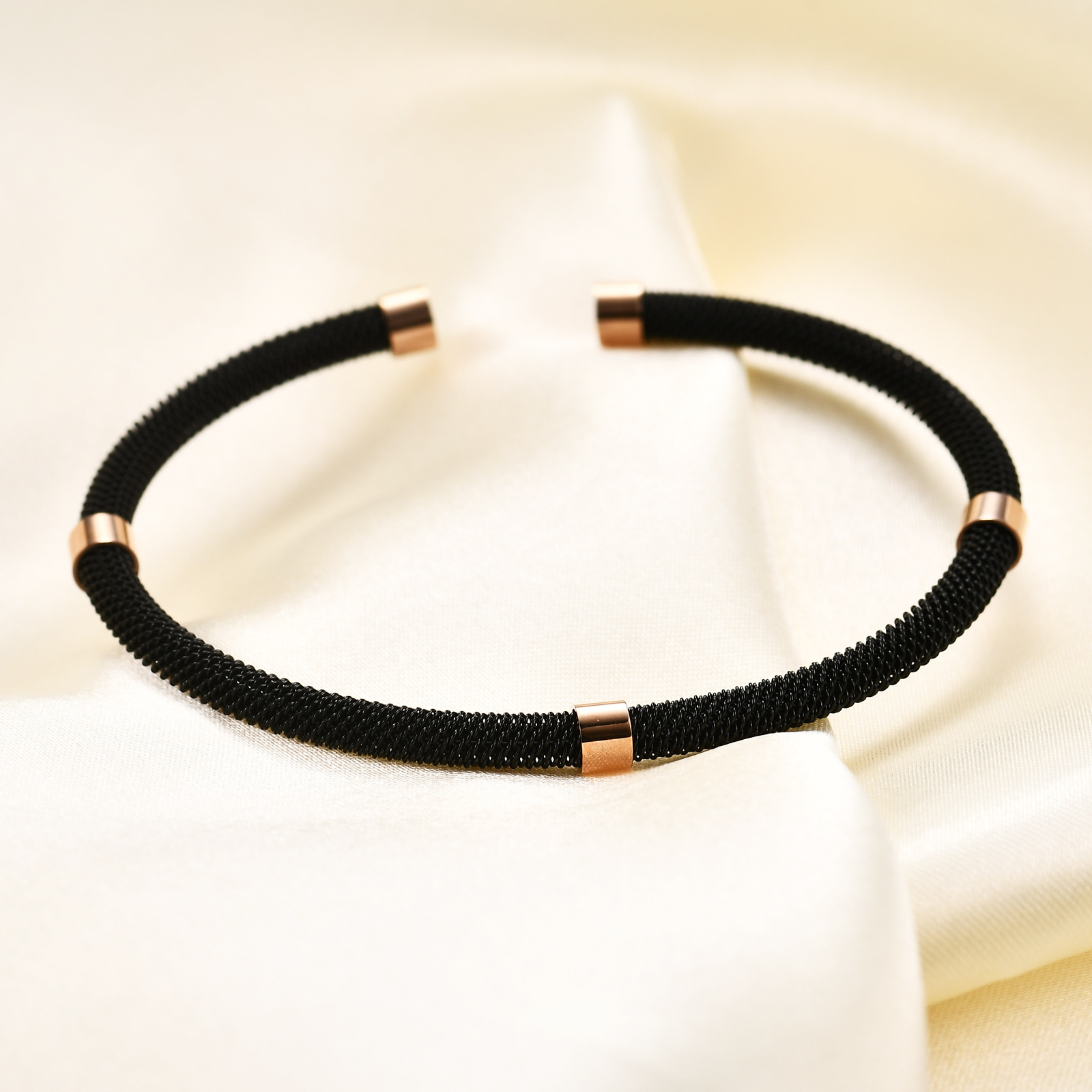 สีดำกุหลาบ