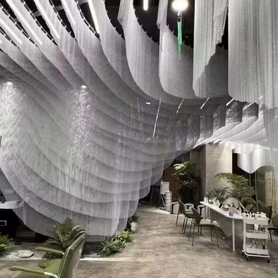 装飾的なアルミニウムワイヤーメッシュメタルファブリックドレープチェーンリンクカーテン