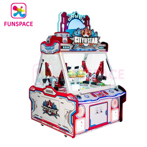 Funspace工場卸売価格4プレーヤー子供用ギフトゲーム機コイン操作子供おもちゃ人形爪マシン - Product Image 1
