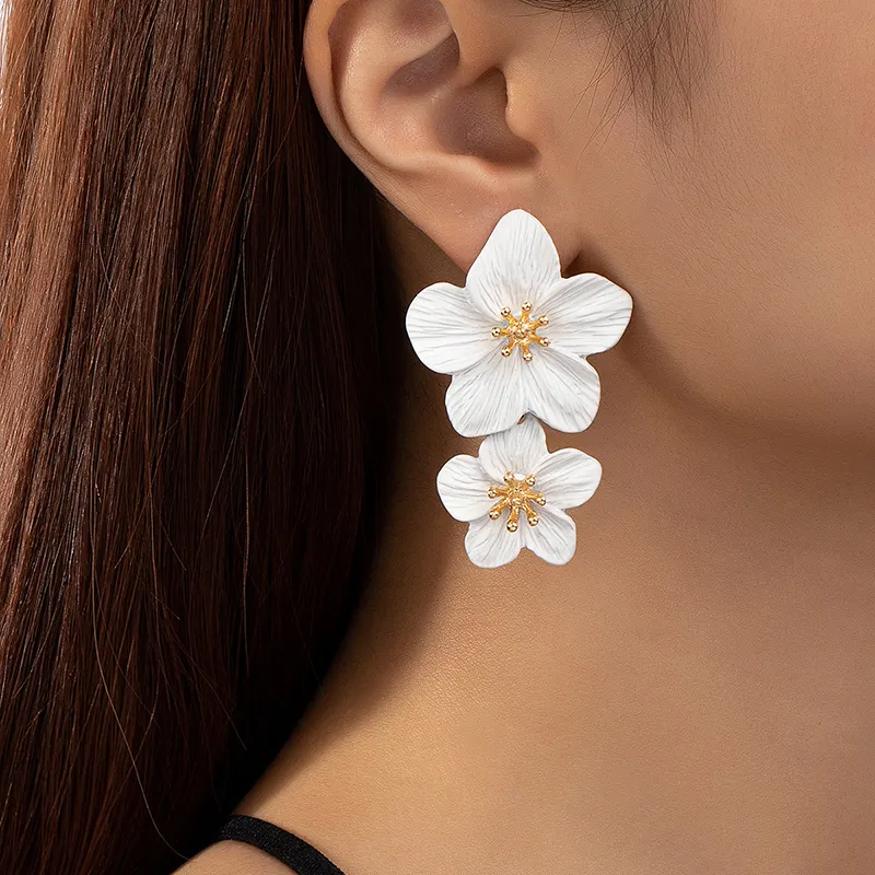 Pendientes chapados en oro de alta calidad con forma de flor llamativa, joyería Hawaiana de moda, pendientes de doble flor para mujer