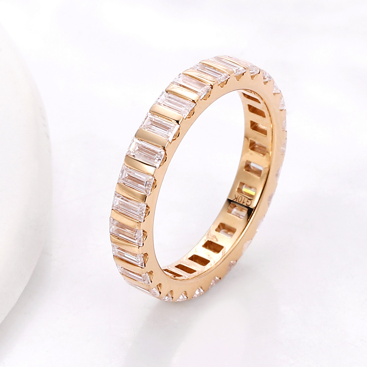 Bague en or massif 14 carats avec diamant de laboratoire
