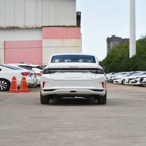 良い価格東風AeolusYixuan最大マッハパワー1.5t 4ドア5シートガソリン車