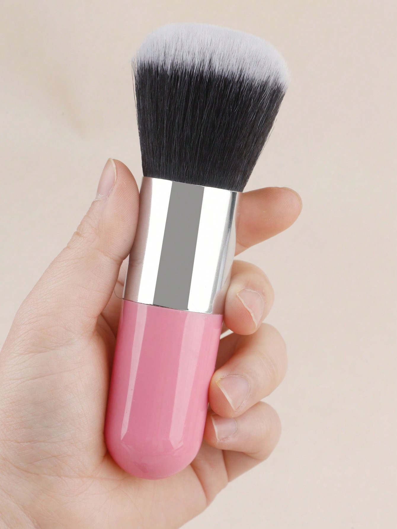 Pinceau à poudre-argent rose