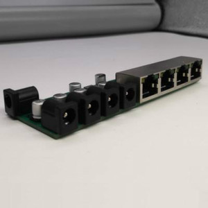 Módulo de conmutador Ethernet de 4 puertos personalizado con salida de potencia 9-30V DC - Product Image 2