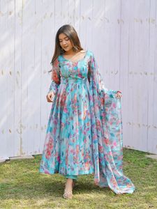 最新设计虎斑欧根纱真丝，带寄宿生Gota Patti蕾丝工作服Kurti长裤Dupatta，适合女装