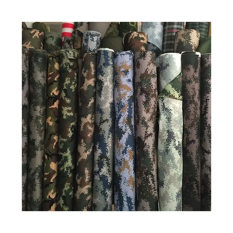 Fabricantes de tecido camuflado uniforme personalizado estampado em rolo de tecido camuflado para roupas 65% poliéster 35% algodão