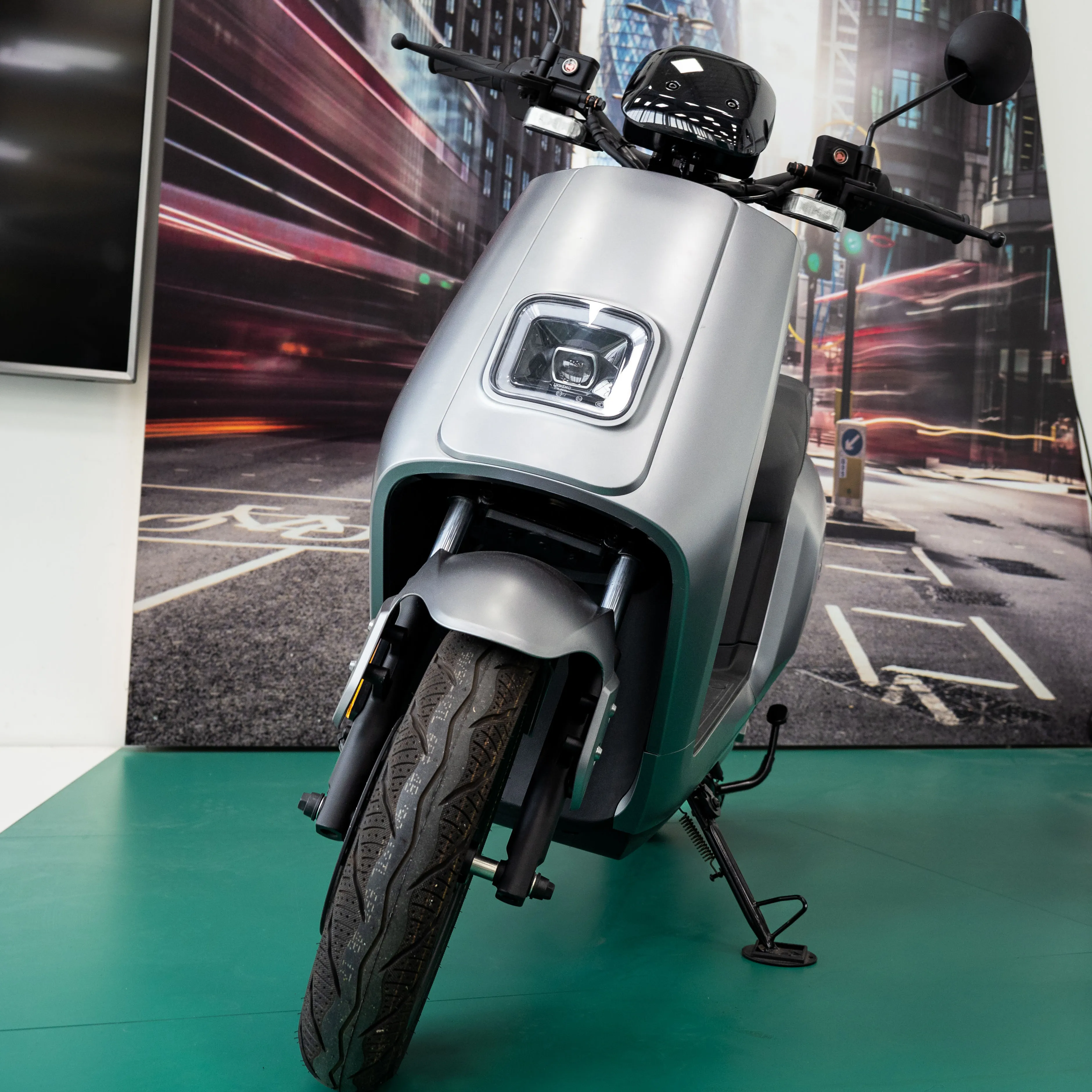 Tisto Beste Merk Bromfietsen 72V 7000W Lange Afstand Elektrische Scooter Revolt Elektrische Motoren