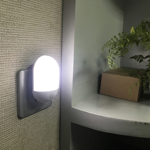 ナイトライトプッシュボタンスイッチ小型LEDライトクリエイティブデザイン工場サプライヤー - Product Image 1