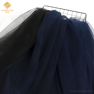 100% Polyester Großhandel bunte Braut <span class=keywords><strong>Mesh</strong></span> Net Trikot Tüll Stoff für Hochzeits kleid Party Dekoration