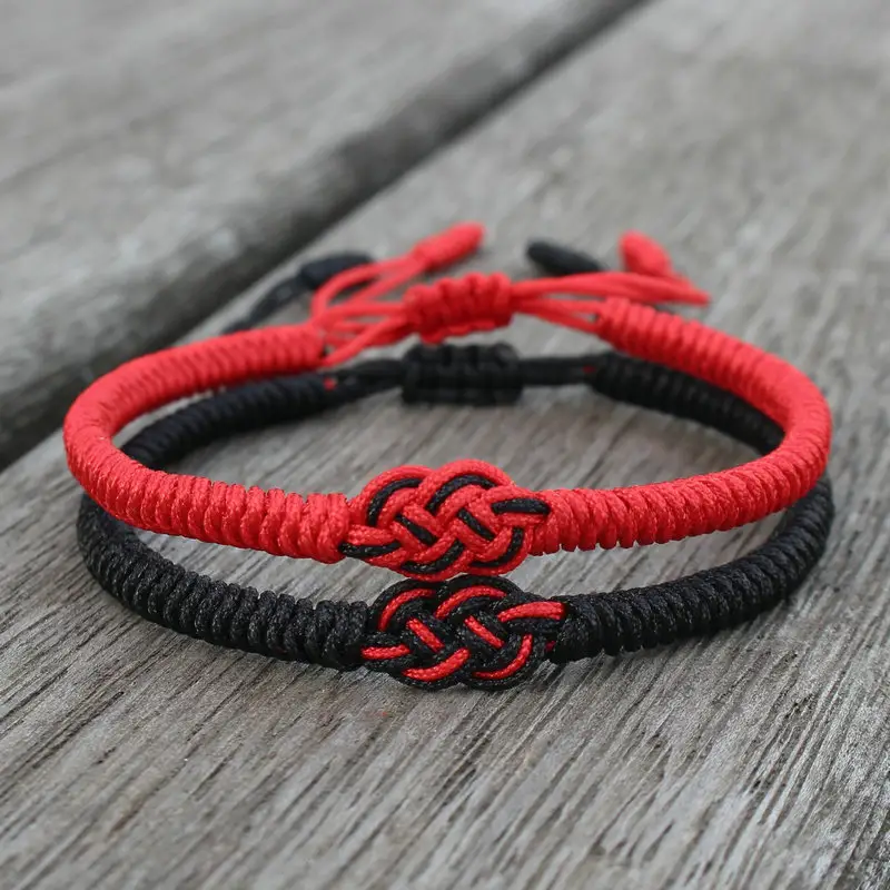 Pulsera De Cuerda Tibetan Hand gewebtes verstellbares Lucky Knot Black Red String Rope Armband für Männer und Frauen