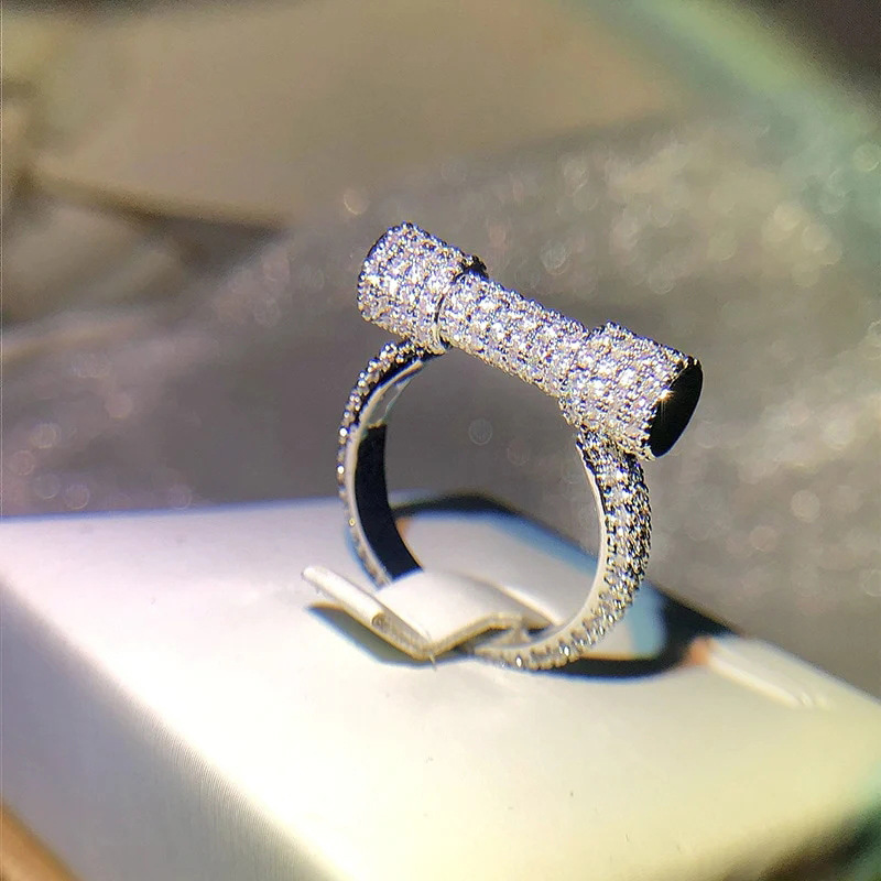 Q483 white gold