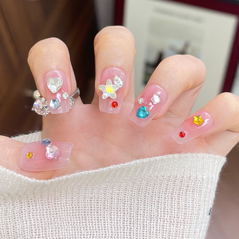 BY2188 colored diamond shines brightly
