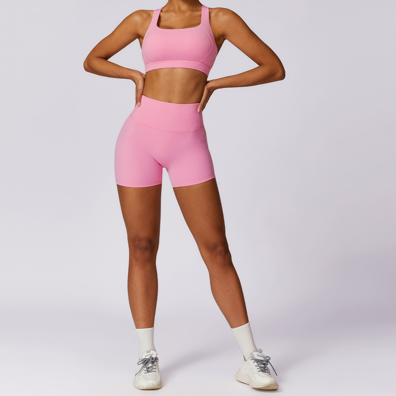 Sujetador rosa + pantalones cortos