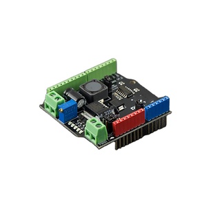 Robotun güç kaynağı için uygun Arduino yığılmış ayarlanabilir voltaj regülatör modülü ile uyumludur.
