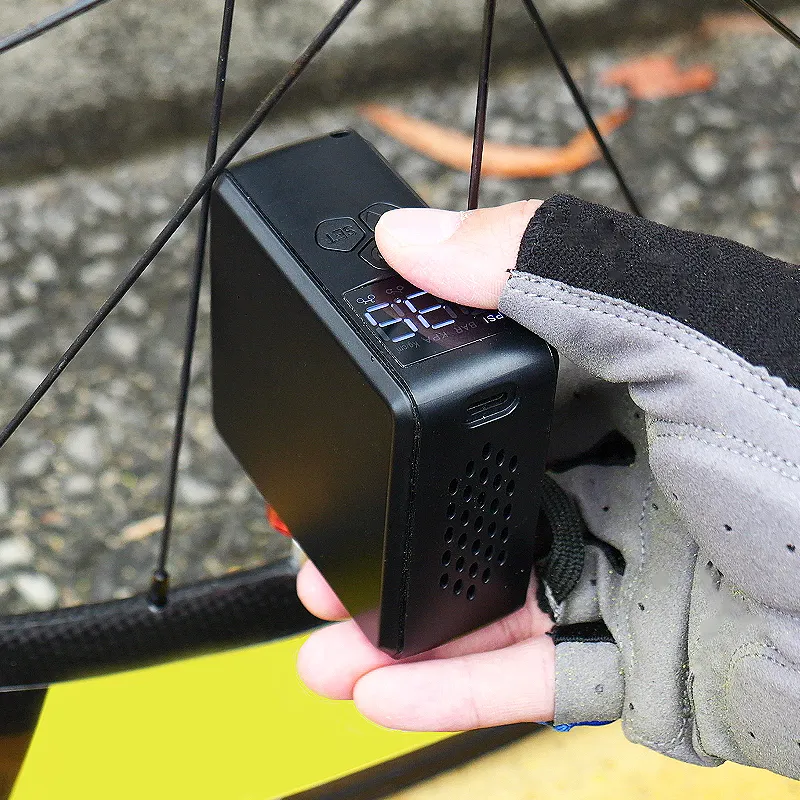 YI JING nuovo piccolo Display digitale intelligente brevettato ricaricabile bicicletta auto pompa aria gonfiatore pneumatici