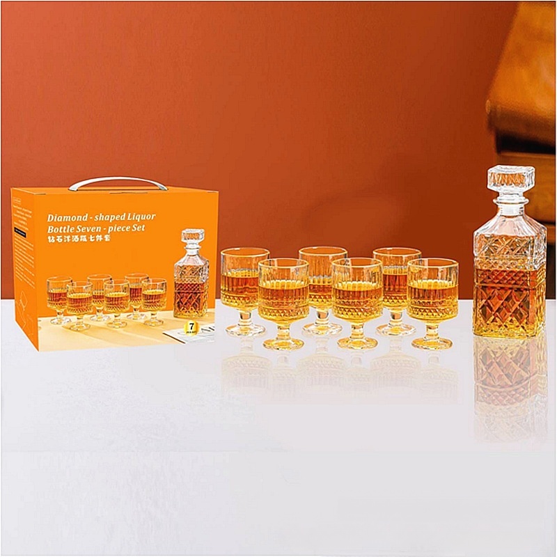 Ensemble de 7 bouteilles d'alcool en diamant transparent