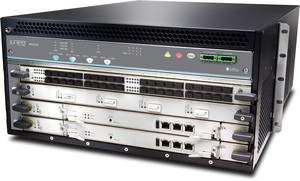 Juniper MX240 100 Mbit/s Ethernet-Switch PoE Stapelbarer SNMP QoS VLAN mit Anschluss und Kabel-Wacholder-Router auf Lager