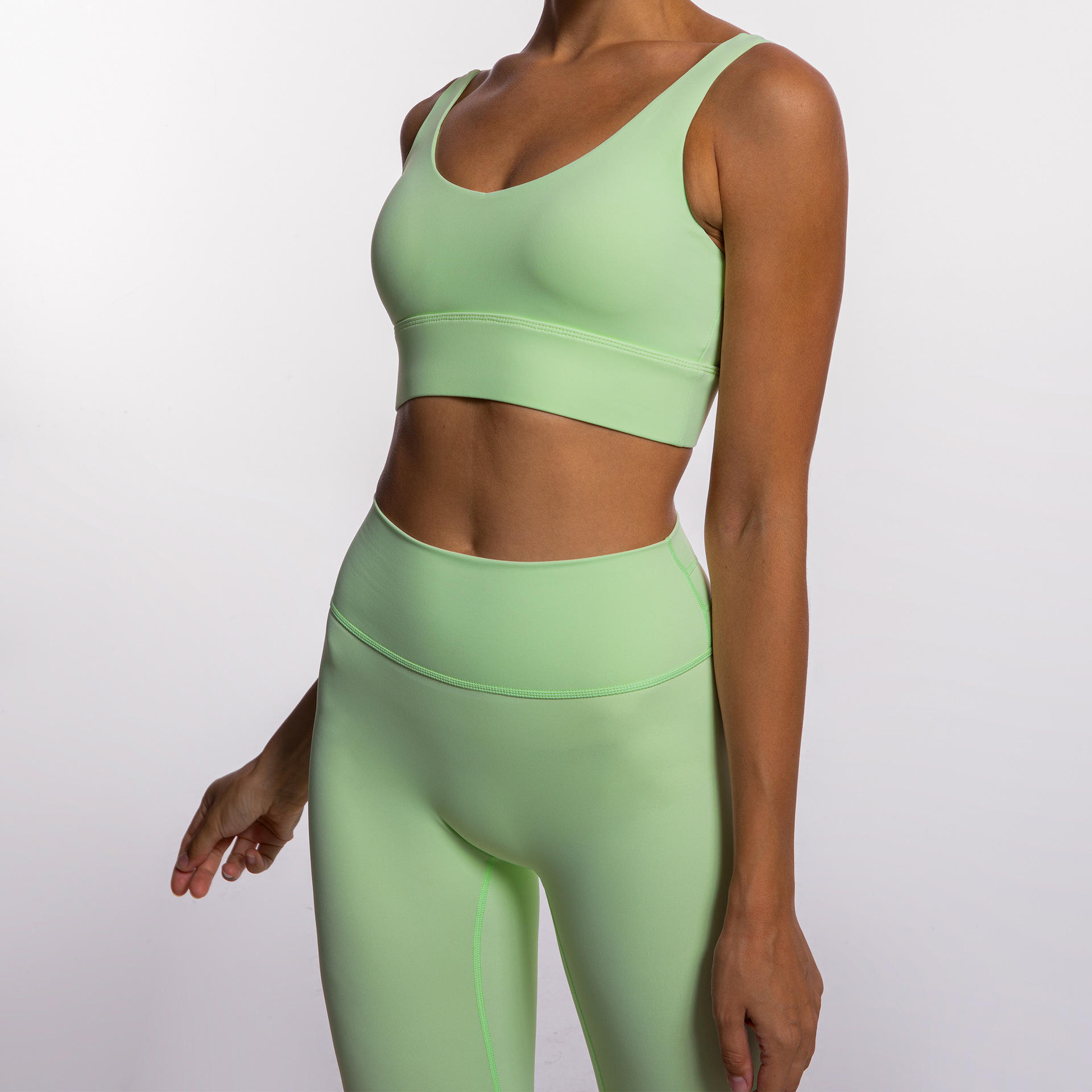 สีเขียว