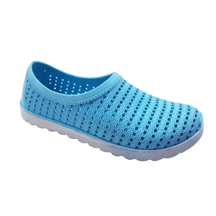Quick Dry Slip On Water Shoes Breathable Hollow Out Upper Summer Soft Garden Shoes Beach Aqua Clogs Sandals Women