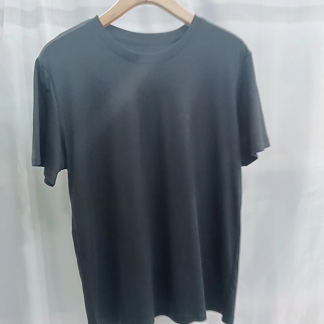 Cuello redondo en negro.