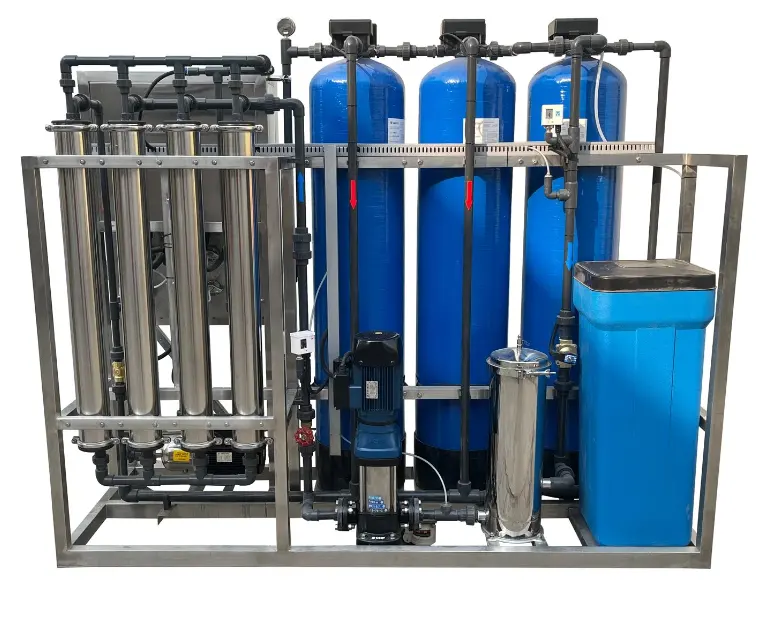 Équipement de purificateur d'eau à usage domestique de haute qualité Nouvelles machines de traitement de pompe efficaces conformes aux normes humaines sur l'eau potable