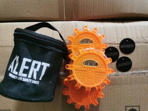 Cao sáng nhấp nháy Giao Thông Đường Bộ cảnh báo an toàn đèn đĩa cho xe tải <span class=keywords><strong>LED</strong></span> có thể sạc lại đường Pháo Sáng - Product Image 6