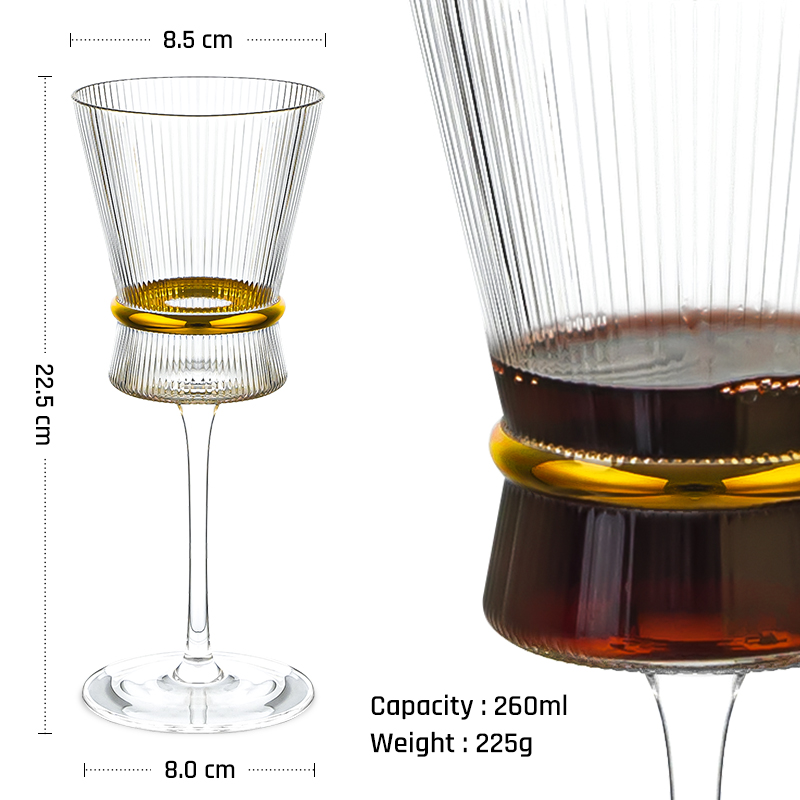 Grand verre à vin rouge transparent